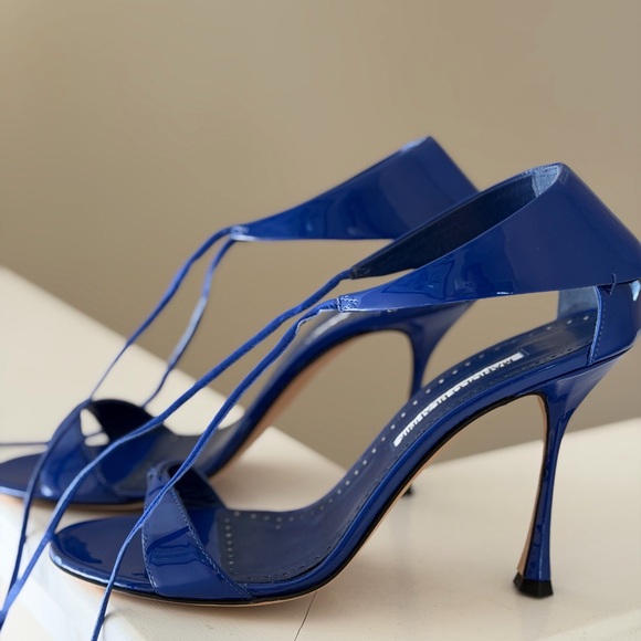 Manolo Blahnik “Chaos” ankle strap sandal in striking cobalt blue patent leather - Picture 2 of 10